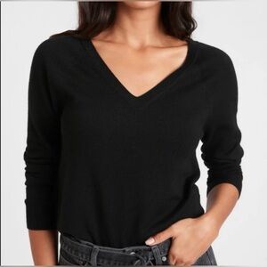 Banana Republic Black Merino Wool Vneck Lightweight Minimalist Classic Sweater